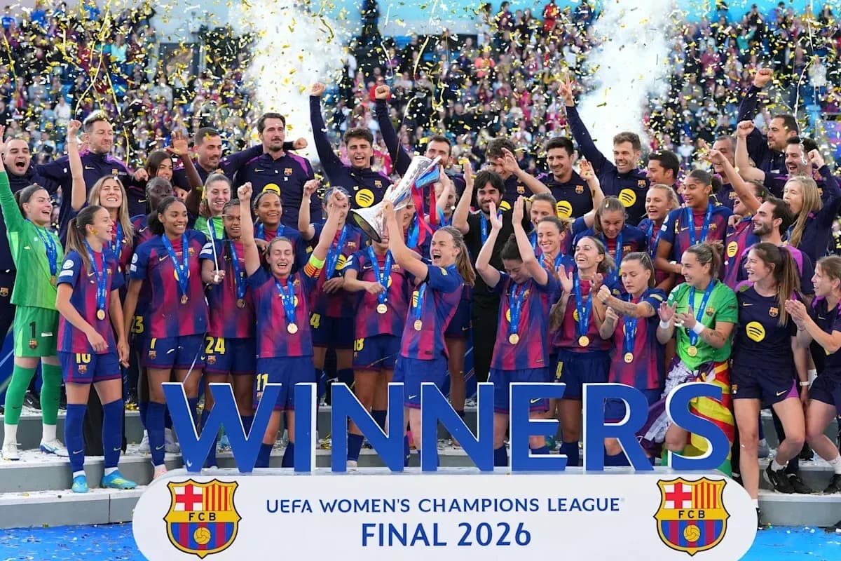 Barcelona women's team celebrating UEFA Champions League victory