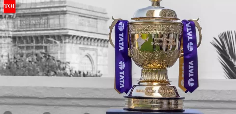 IPL trophy displayed with Gateway of India backdrop