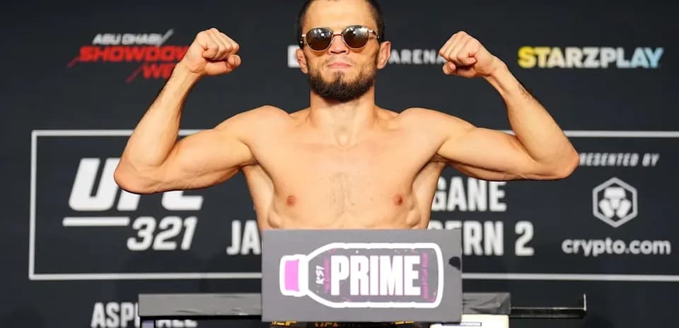 Fighter weighing in at UFC 321 event