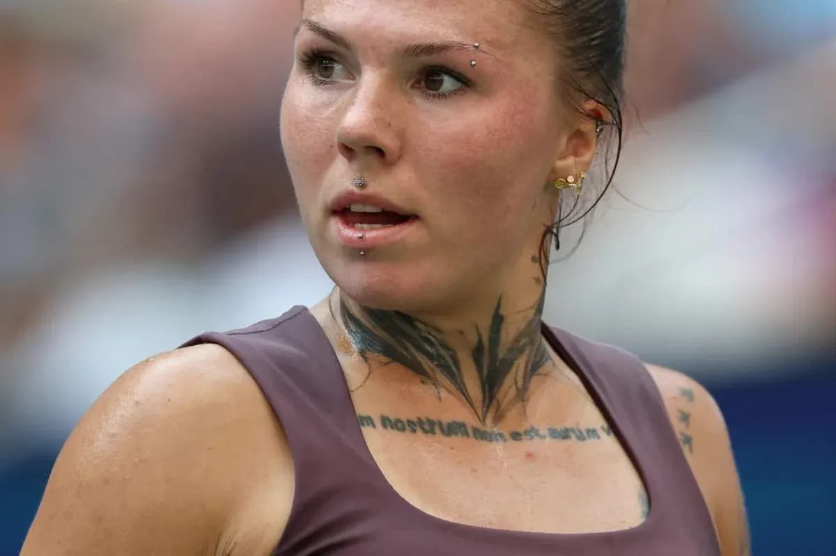 Athlete with tattoos during a competitive event