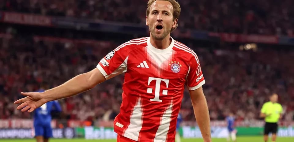 Player celebrating after scoring for Bayern Munich