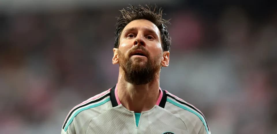 Player in Miami jersey looking up during match