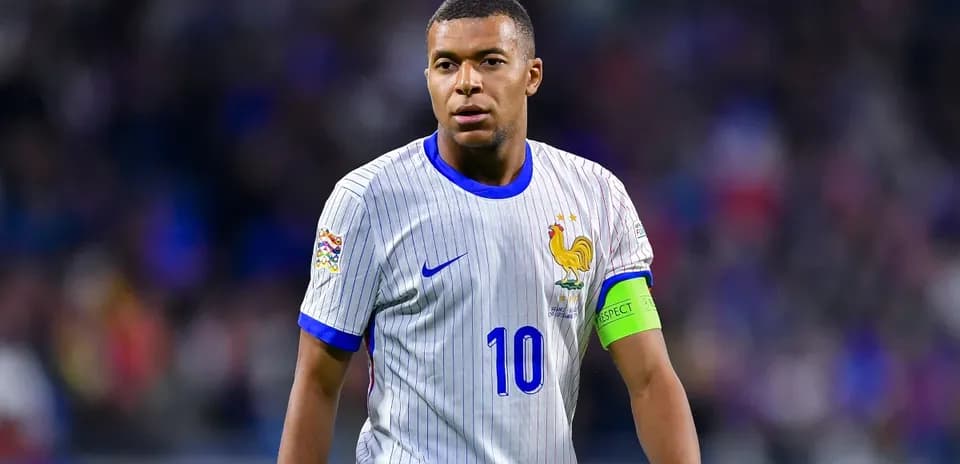 Kylian Mbappé in France jersey during match