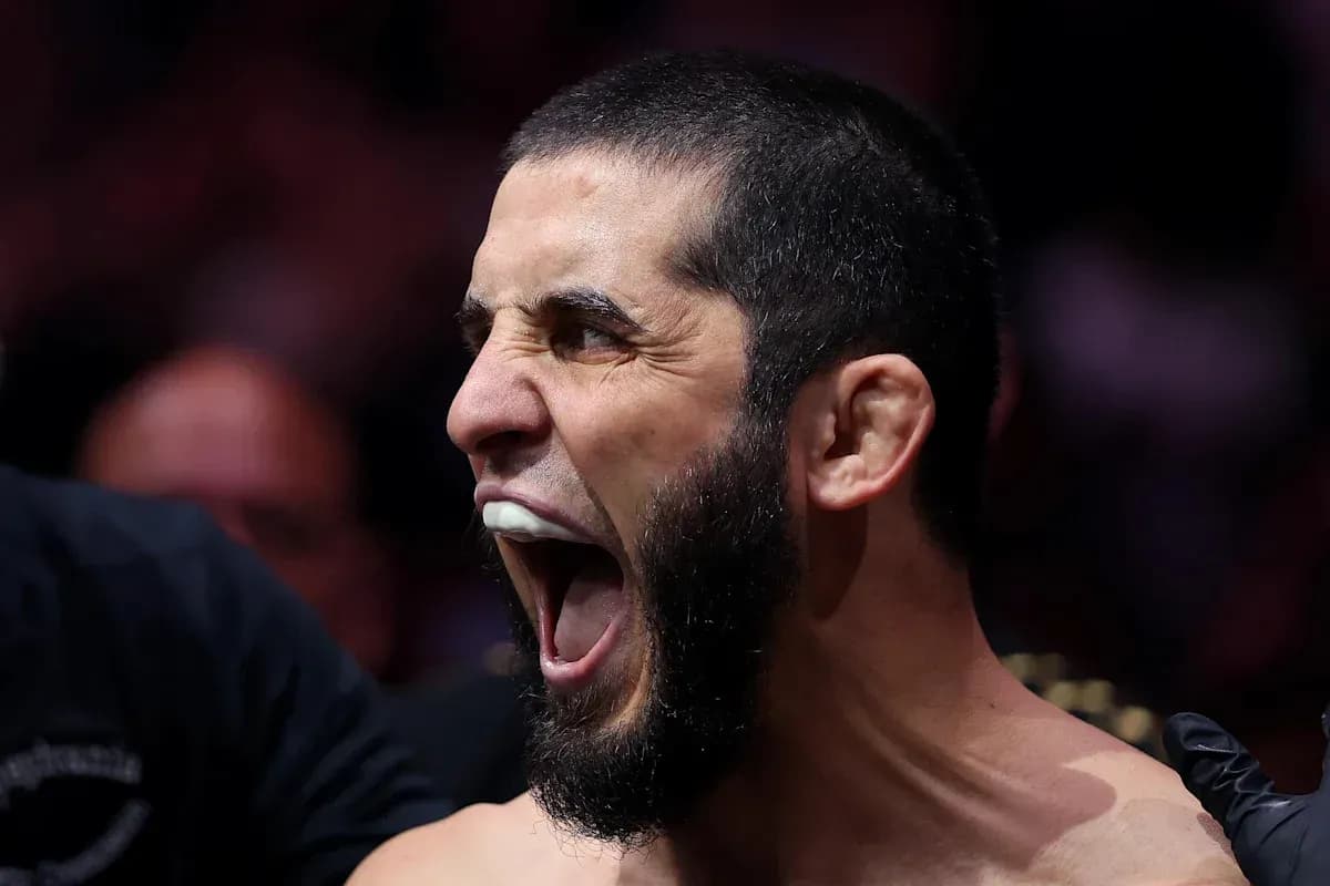 Fighter yelling with mouthguard before match