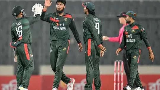 Bangladesh cricket team celebrating a wicket