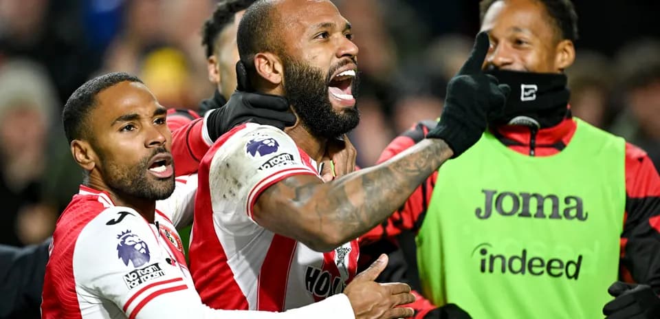Brentford players celebrating a goal during match