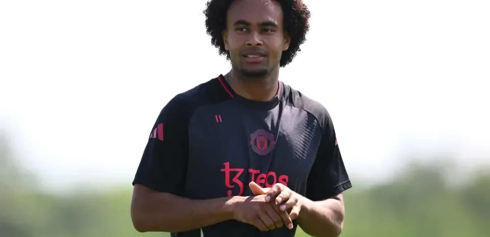 Player training during Manchester United practice session