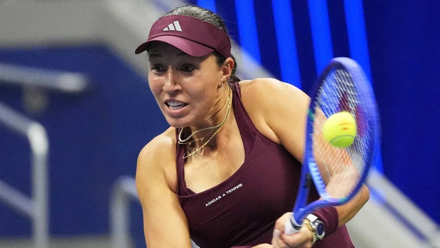 Female tennis player hitting a forehand shot