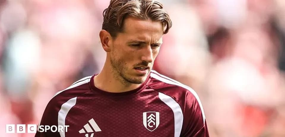 Player wearing Fulham kit before the match