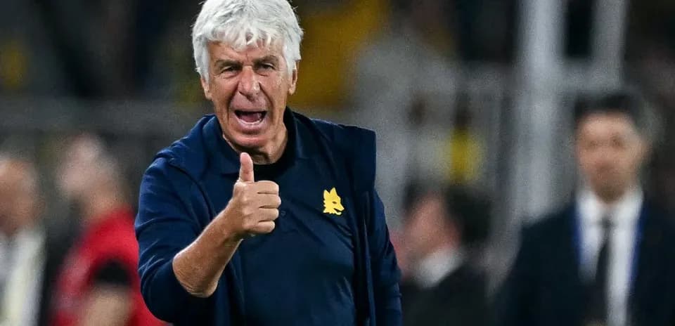 Coach giving thumbs up during match