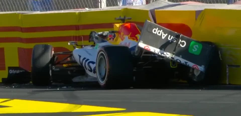Car crashed into barriers during Formula 1 race