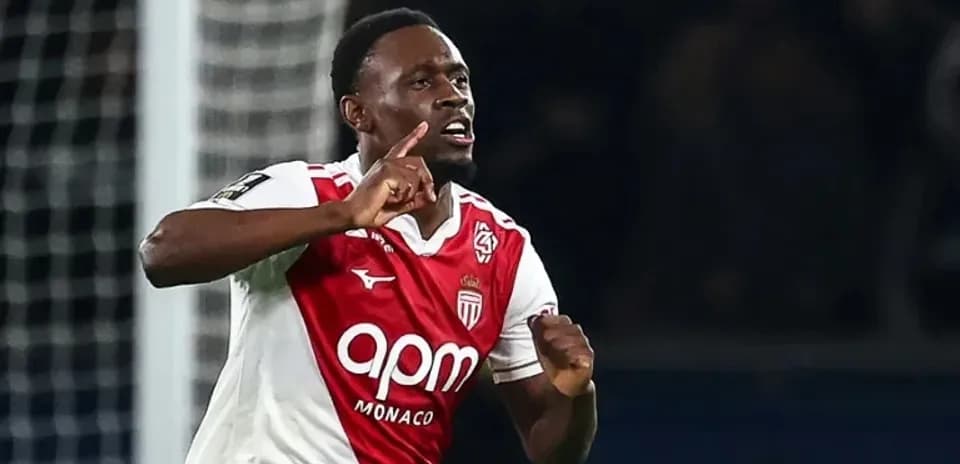 Player celebrating a goal for AS Monaco
