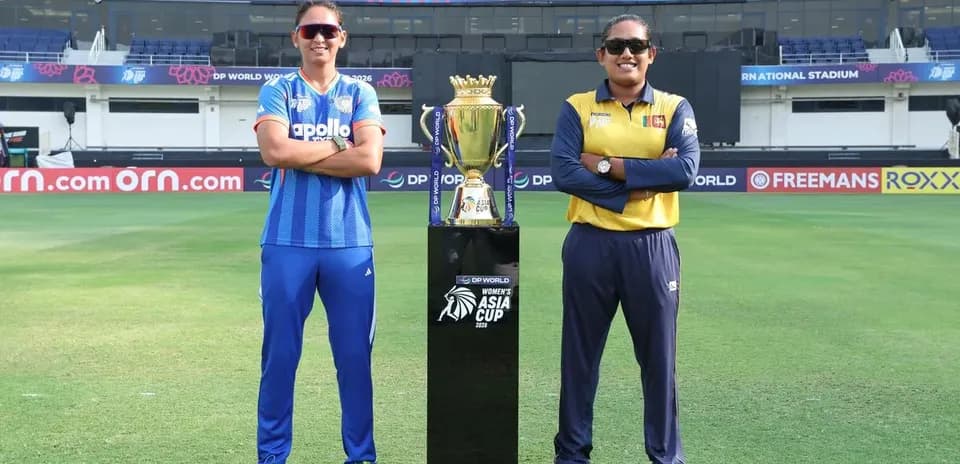 Captains posing with Women's Asia Cup trophy