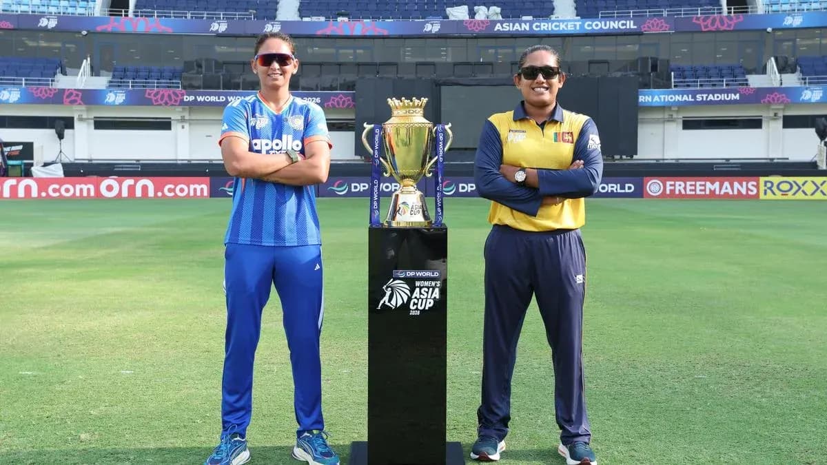 Captains posing with Women's Asia Cup trophy