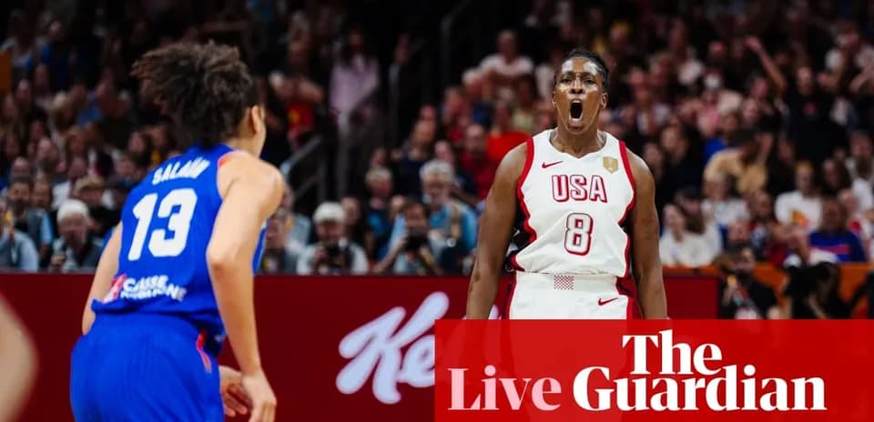 USA player celebrating during basketball match