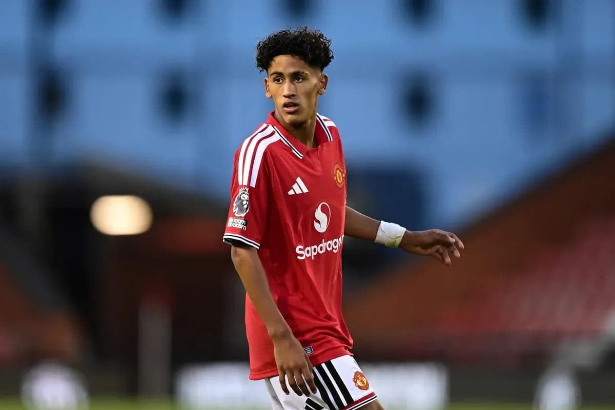 Player in Manchester United jersey during match