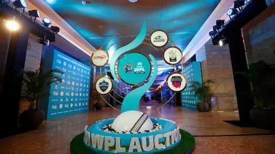 WPL auction setup with logo and team displays