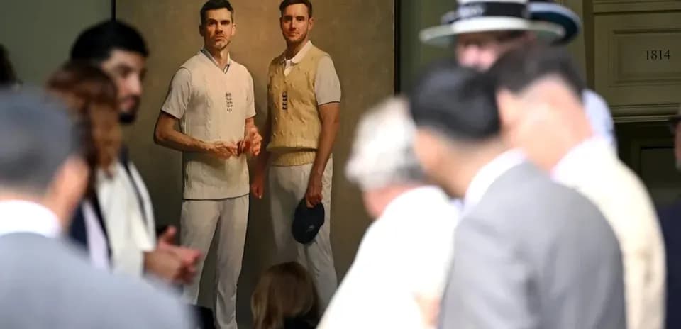 Crowd at unveiling of cricket players' portrait