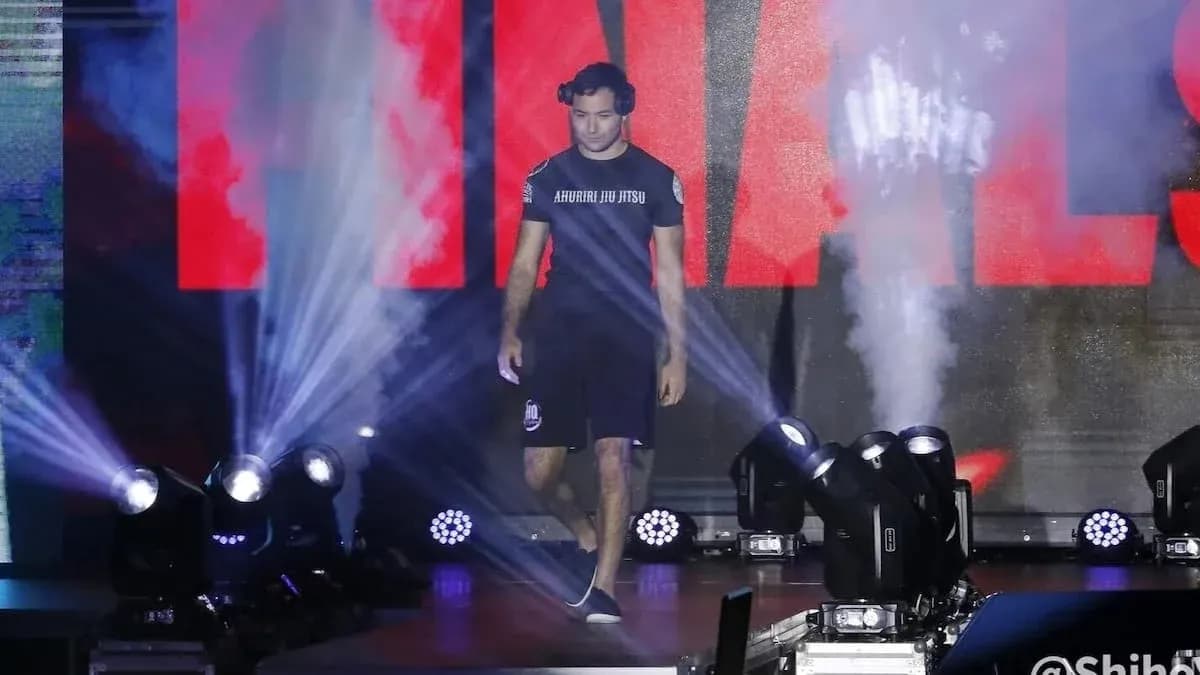 Athlete entering the arena during finals event Athlete entering the arena during finals event