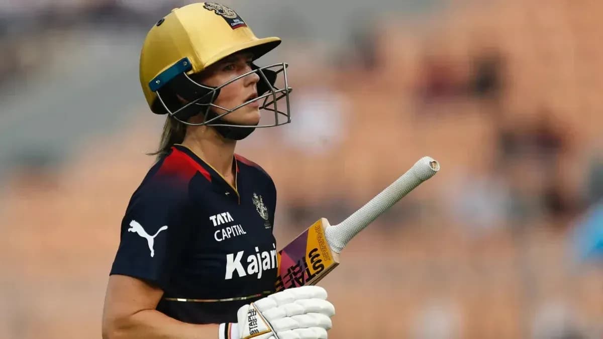 Batter from Royal Challengers Bangalore walking onto field Batter from Royal Challengers Bangalore walking onto field