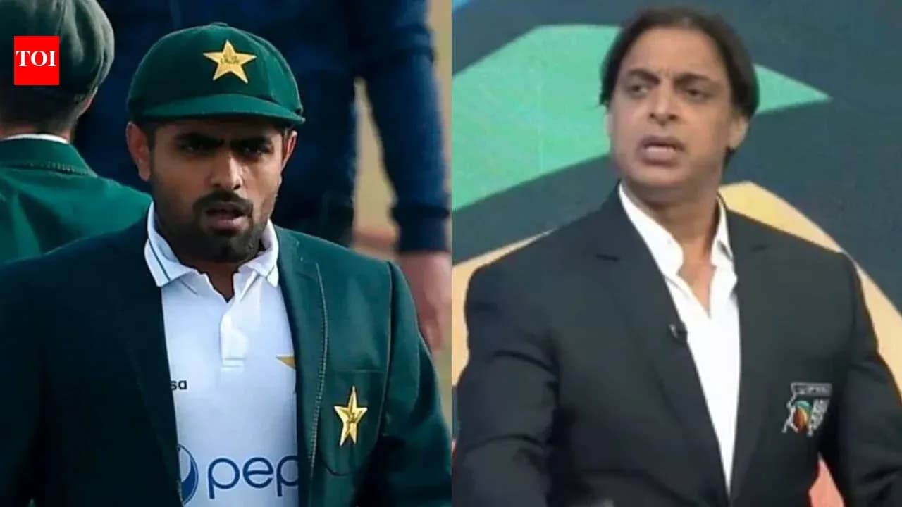 Babar Azam and Shoaib Akhtar during discussion Babar Azam and Shoaib Akhtar during discussion