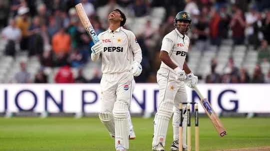 Pakistani batsmen celebrating after scoring a boundary Pakistani batsmen celebrating after scoring a boundary