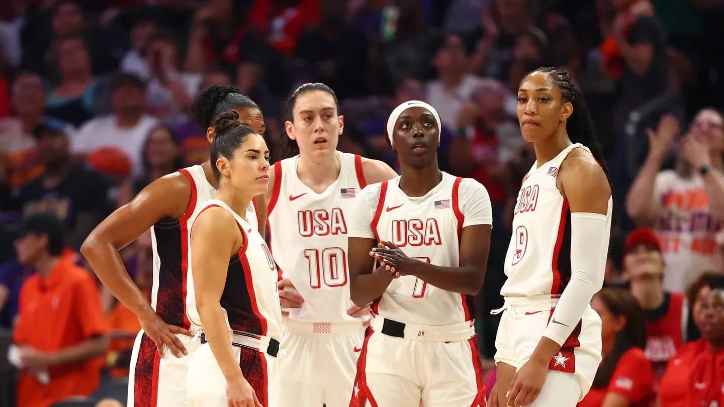 USA women's basketball team during a game timeout USA women's basketball team during a game timeout