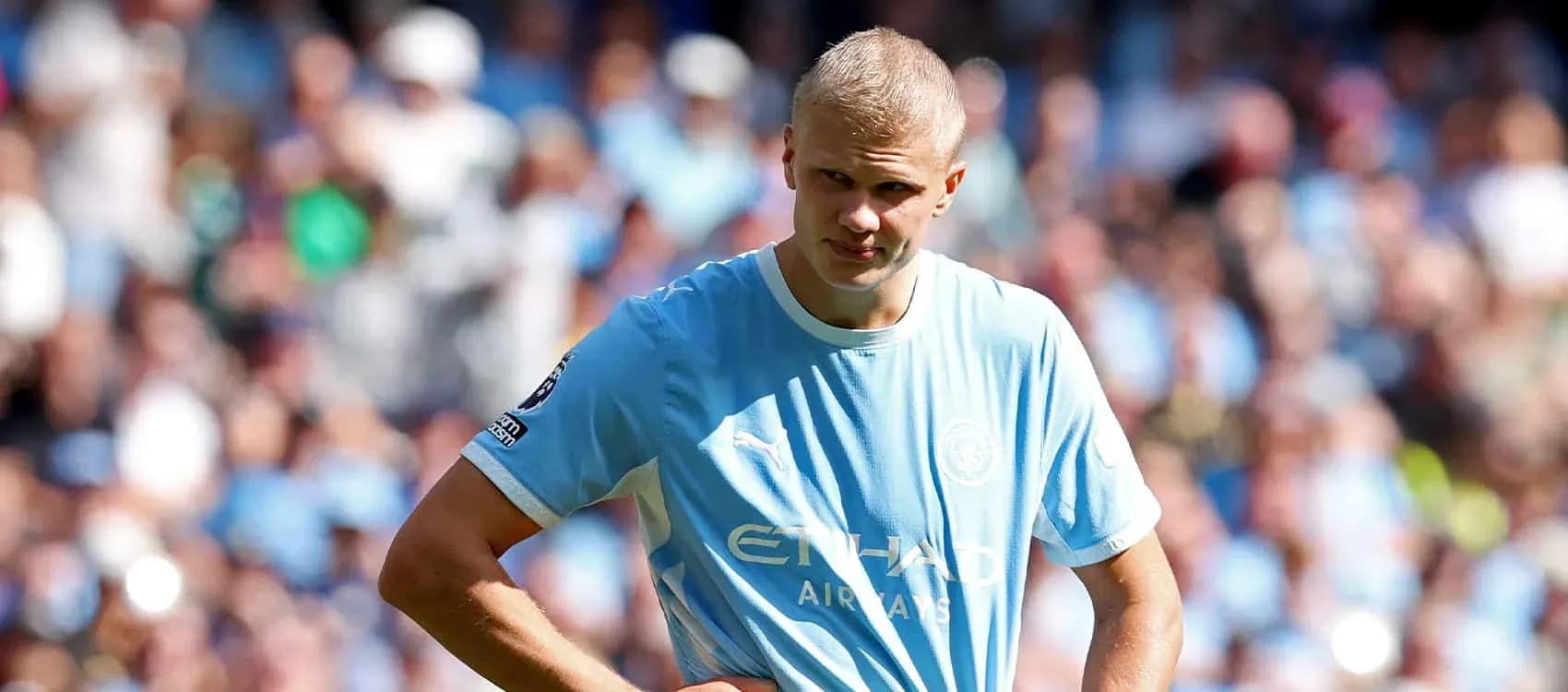 Player in light blue jersey during match Player in light blue jersey during match